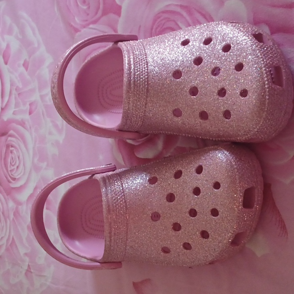 Size 8.Famous Footwear classic excellent condition worn once